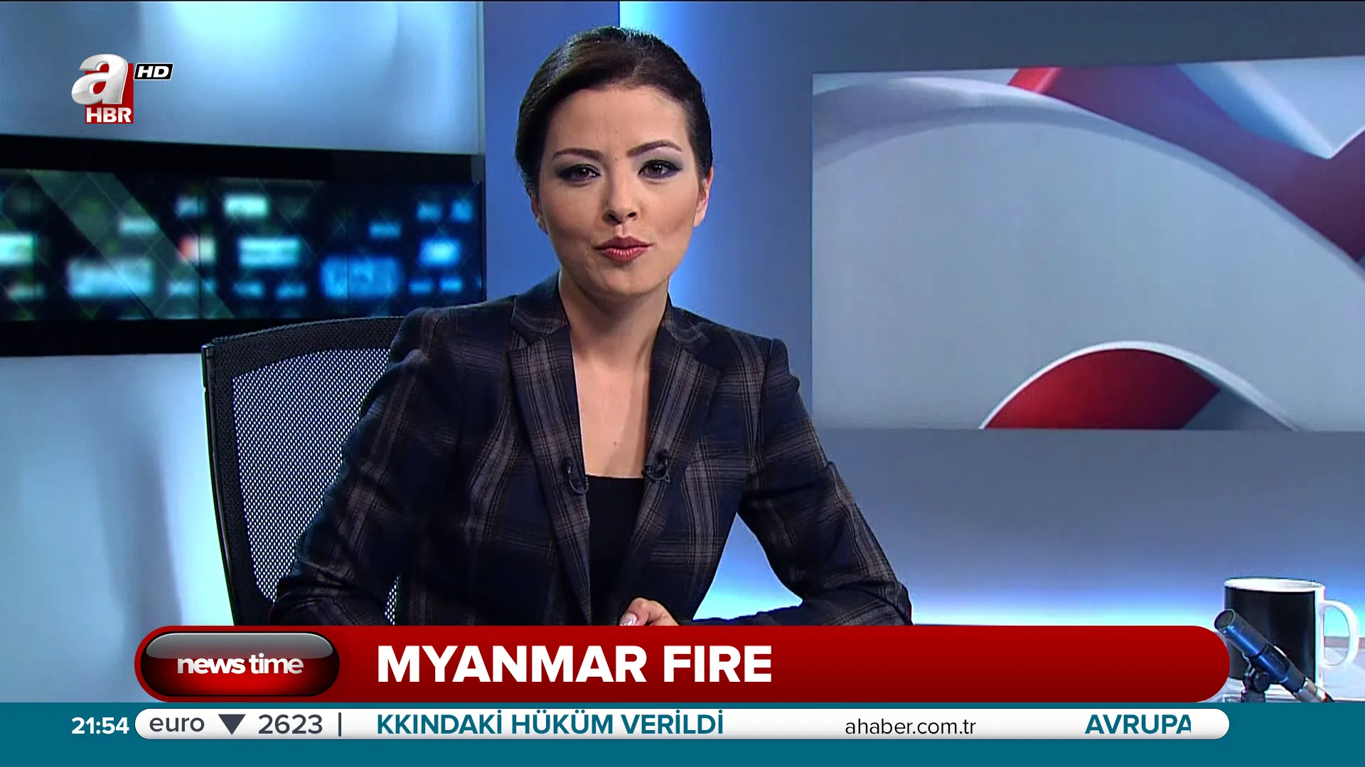 Channel Branding Identity on TV Graphics Design exemplifying V2 of a lower third layout.